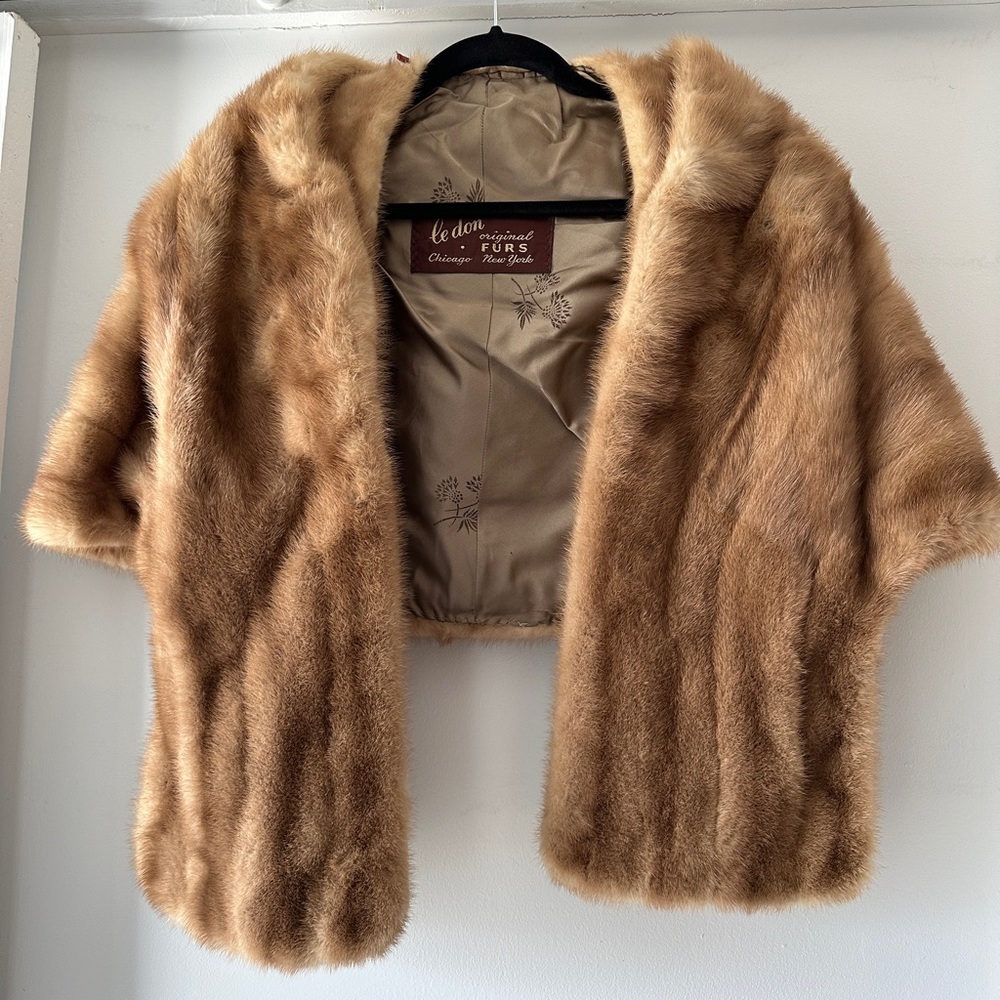 Beautiful Vintage Fur Shawl - Winter Wedding Idea